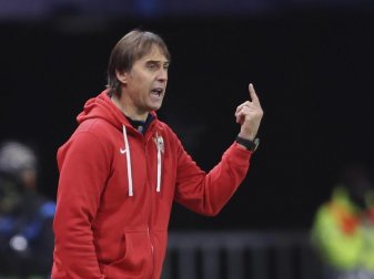 Sevillas Trainer Julen Lopetegui. Foto: David Vincent/AP/dpa/Archiv Sevillas Trainer Julen Lopetegui. Foto: David Vincent/AP/dpa/Archiv