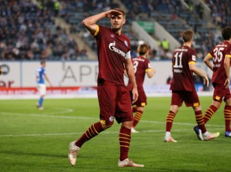 Simon Terodde schießt Schalke mit Doppelpack zum Sieg Simon Terodde schießt Schalke mit Doppelpack zum Sieg