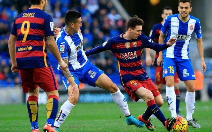 Punkteteilung zwischen dem FC Barcelona und Espanyol(SID-IMAGES)
