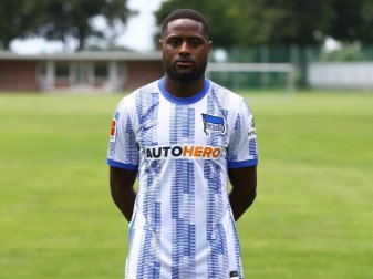 Hertha-Profi Deyovaisio Zeefuik hat Leistenprobleme. Foto: Michael Hundt/dpa Hertha-Profi Deyovaisio Zeefuik hat Leistenprobleme. Foto: Michael Hundt/dpa