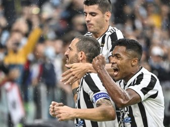 Juventus Turin gewinnt gegen Sampdoria Genua Juventus Turin gewinnt gegen Sampdoria Genua