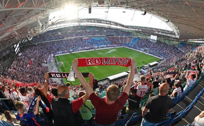 RB Leipzig darf die Red Bull Arena zu mehr als 50 Prozent füllen. Foto: Robert Michael/dpa-Zentralbild/dpa
