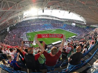 RB Leipzig darf die Red Bull Arena zu mehr als 50 Prozent füllen. Foto: Robert Michael/dpa-Zentralbild/dpa RB Leipzig darf die Red Bull Arena zu mehr als 50 Prozent füllen. Foto: Robert Michael/dpa-Zentralbild/dpa