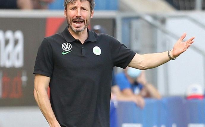 VfL Wolfsburg: Mark van Bommel warnt vor Gegner Sevilla