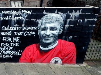 Verewigt auf einem Wandgemälde: Liverpool-Legende Roger Hunt ist im Alter von 83 Jahren gestorben. Foto: Peter Byrne/PA Wire/dpa Verewigt auf einem Wandgemälde: Liverpool-Legende Roger Hunt ist im Alter von 83 Jahren gestorben. Foto: Peter Byrne/PA Wire/dpa
