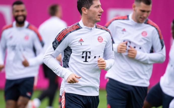 Wollen mit einem Sieg über Dynamo Kiew in der Champions League die Tabellenführung festigen: Die Bayern-Spieler beim Abschlusstraining. Foto: Sven Hoppe/dpa
