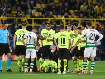 Der Dortmunder Mahmoud Dahoud (M.) verletzte sich im Spiel gegen Sporting. Foto: Bernd Thissen/dpa Der Dortmunder Mahmoud Dahoud (M.) verletzte sich im Spiel gegen Sporting. Foto: Bernd Thissen/dpa