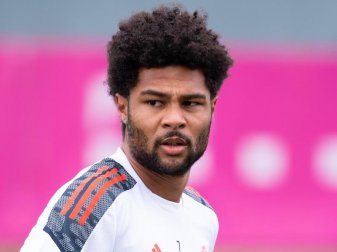 Serge Gnabry verhandelt mit dem FC Bayern über eine Vertragsverlängerung. Foto: Sven Hoppe/dpa