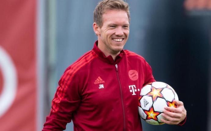 Bayern-Trainer Julian Nagelsmann hat sich für eine Startelf mit dem Abwehrtrio Niklas Süle, Dayot Upamecano und Lucas Hernández entschieden. Foto: Sven Hoppe/dpa