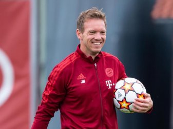 Bayern-Trainer Julian Nagelsmann hat sich für eine Startelf mit dem Abwehrtrio Niklas Süle, Dayot Upamecano und Lucas Hernández entschieden. Foto: Sven Hoppe/dpa Bayern-Trainer Julian Nagelsmann hat sich für eine Startelf mit dem Abwehrtrio Niklas Süle, Dayot Upamecano und Lucas Hernández entschieden. Foto: Sven Hoppe/dpa