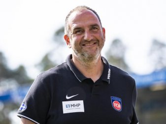 Trainer Frank Schmidt kann sich vorstellen, für immer beim 1. FC Heidenheim zu bleiben. Foto: Tom Weller/dpa Trainer Frank Schmidt kann sich vorstellen, für immer beim 1. FC Heidenheim zu bleiben. Foto: Tom Weller/dpa