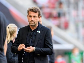 Nimmt seine Profis in die Pflich: FCA-Coach Markus Weinzierl. Foto: Matthias Balk/dpa