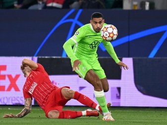 Hat seinen Vertrag in Wolfburg verlängert: Maxence Lacroix. Foto: Swen Pförtner/dpa Hat seinen Vertrag in Wolfburg verlängert: Maxence Lacroix. Foto: Swen Pförtner/dpa