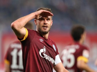 Hat den Zweitliga-Torerekord im Blick: Schalkes Simon Terodde. Foto: Danny Gohlke/dpa