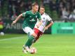 Niklas Schmidt bleibt beim SV Werder Bremen. Foto: Carmen Jaspersen/dpa