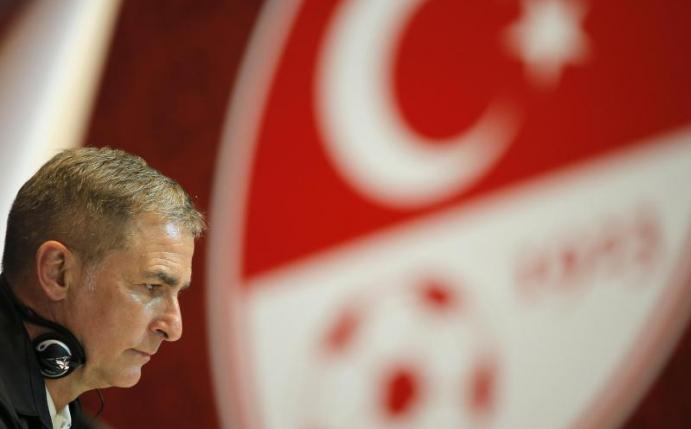 Stefan Kuntz bei einer Pressekonferenz nach seiner Ernennung zum Cheftrainer der türkischen Fußballnationalmannschaft. Foto: Uncredited/AP/dpa