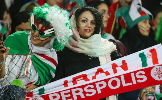 Frauen dürfen im Iran wieder ins Stadion gehen