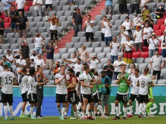 Die DFB-Elf durfte lange nicht mehr mit Fans feiern Die DFB-Elf durfte lange nicht mehr mit Fans feiern