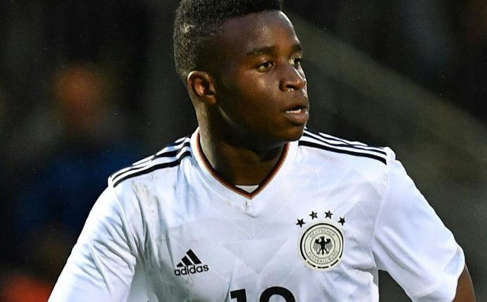 Youssoufa Moukoko gegen Island fraglich