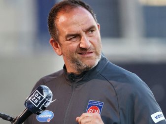 Heidenheim und Frank Schmidt setzen Zusammenarbeit fort Heidenheim und Frank Schmidt setzen Zusammenarbeit fort