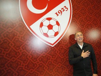 Neuer türkischer Nationaltrainer: Ex-U21-Coach Stefan Kuntz. Foto: Uncredited/AP/dpa Neuer türkischer Nationaltrainer: Ex-U21-Coach Stefan Kuntz. Foto: Uncredited/AP/dpa