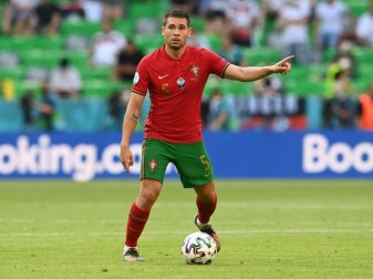 Raphael Guerreiro kehrt vorzeitig nach Dortmund zurück Raphael Guerreiro kehrt vorzeitig nach Dortmund zurück