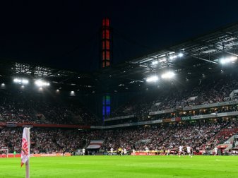 Vollauslastung im Rhein-Energie-Stadion