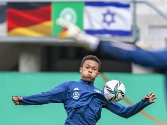 Wurde positiv auf das Coronavirus getestet und musste von der U21 abreisen: Roberto Massimo. Foto: David Inderlied/dpa Wurde positiv auf das Coronavirus getestet und musste von der U21 abreisen: Roberto Massimo. Foto: David Inderlied/dpa