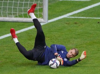 DFB-Torwart Manuel Neuer soll Probleme mit den Adduktoren haben. Foto: Marcus Brandt/dpa DFB-Torwart Manuel Neuer soll Probleme mit den Adduktoren haben. Foto: Marcus Brandt/dpa