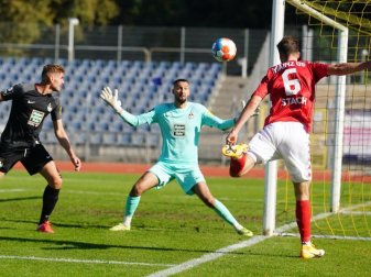 Der FSV Mainz 05 und der 1. FC Kaiserslautern haben im Koblenzer Stadion Oberwerth ein Benefizspiel durchgeführt. Foto: Thomas Frey/dpa Der FSV Mainz 05 und der 1. FC Kaiserslautern haben im Koblenzer Stadion Oberwerth ein Benefizspiel durchgeführt. Foto: Thomas Frey/dpa
