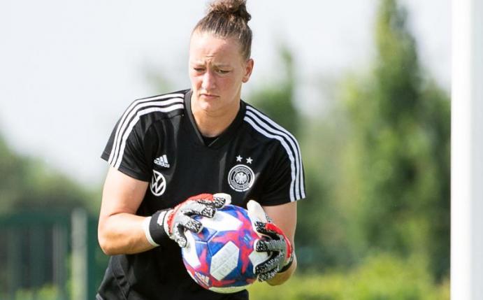 Steht wieder im deutschen Frauen-Aufgebot: Almuth Schult. Foto: Sebastian Gollnow/dpa