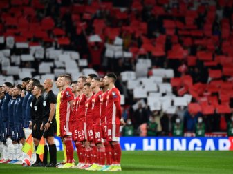 Zu Beginn der Partie kommt es zu Ausschreitungen Zu Beginn der Partie kommt es zu Ausschreitungen