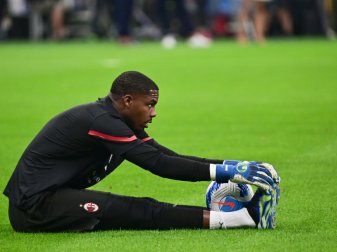 AC Mailand: Mike Maignan fällt länger aus AC Mailand: Mike Maignan fällt länger aus