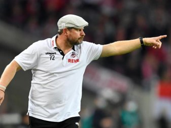 Die Schiebermütze von Kölns Trainer Steffen Baumgart wurde zum Verkaufsschlager. Foto: Marius Becker/dpa Die Schiebermütze von Kölns Trainer Steffen Baumgart wurde zum Verkaufsschlager. Foto: Marius Becker/dpa