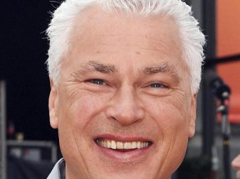 Der ehemalige Fußballspieler Toni Polster im Jahr 2015. Polster sieht den Hype um Kölns neuen Trainer Steffen Baumgart skeptisch. Foto: Henning Kaiser/dpa Der ehemalige Fußballspieler Toni Polster im Jahr 2015. Polster sieht den Hype um Kölns neuen Trainer Steffen Baumgart skeptisch. Foto: Henning Kaiser/dpa