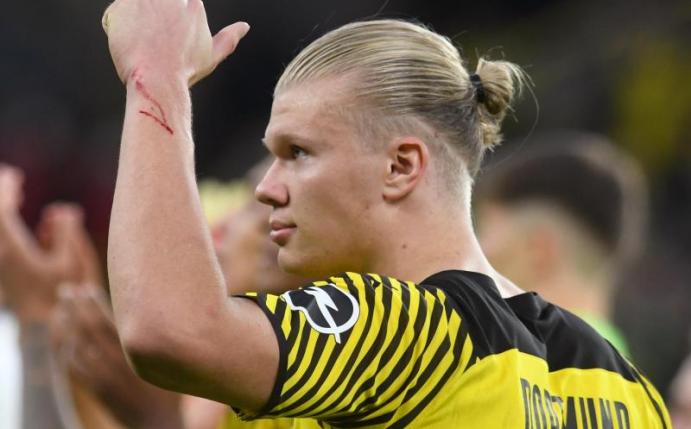BVB-Superstar Erling Haaland begeistert durch seine Treffsicherheit auf dem Platz. Doch auch im Netz sorgt er nun für Aufsehen. Foto: Bernd Thissen/dpa