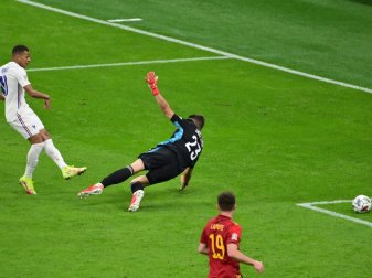 Die UEFA regt eine Anpassung der Abseitsregel an Die UEFA regt eine Anpassung der Abseitsregel an