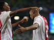 Ajax-Stürmer Sebastien Haller (r) erzielte beim SC Heerenveen das Tor zur 1:0-Führung. Foto: Armando Franca/AP/dpa