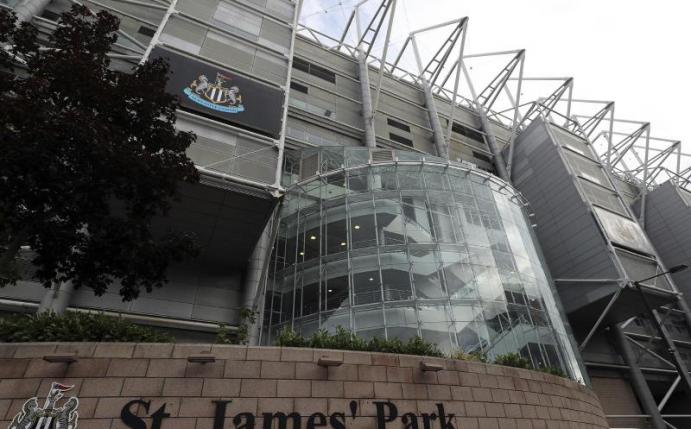 Eine Außenansicht des Stadions von Newcastle United. Foto: Scott Heppell/AP/dpa
