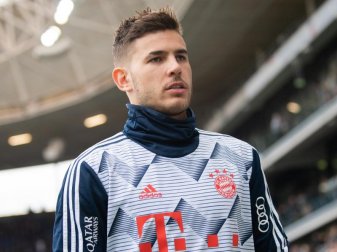 Muss einen Tag vor der Partie bei Benfica Lissabon vor einem Strafgericht in Madrid erscheinen: Bayern-Spieler Lucas Hernández. Foto: Tom Weller/dpa Muss einen Tag vor der Partie bei Benfica Lissabon vor einem Strafgericht in Madrid erscheinen: Bayern-Spieler Lucas Hernández. Foto: Tom Weller/dpa