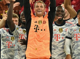 Manuel Neuer versteigert Supercup-Trikot für guten Zweck Manuel Neuer versteigert Supercup-Trikot für guten Zweck