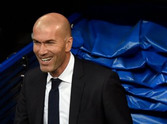 Zidane feiert einen furiosen Debüt-Sieg(SID-IMAGES) Zidane feiert einen furiosen Debüt-Sieg(SID-IMAGES)