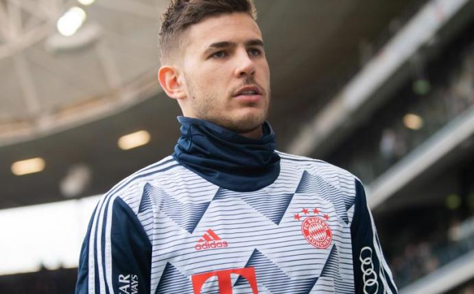 Ist vor dem Strafgericht in Madrid erscheinen: Bayern-Spieler Lucas Hernández. Foto: Tom Weller/dpa