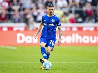 Fällt mehrere Wochen für Bayer Leverkusen aus: Charles Aranguiz in Aktion. Foto: Tom Weller/dpa Fällt mehrere Wochen für Bayer Leverkusen aus: Charles Aranguiz in Aktion. Foto: Tom Weller/dpa