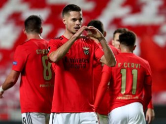 Julian Weigl (M.) hat keine Angst vor den Bayern. Foto: Pedro Fiuza/ZUMA Wire/dpa Julian Weigl (M.) hat keine Angst vor den Bayern. Foto: Pedro Fiuza/ZUMA Wire/dpa