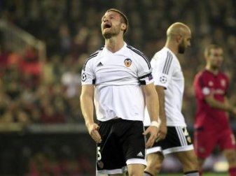 Shkodran Mustafi kassierte mit dem FC Valencia gegen Real Sociedad San Sebastián eine 0:2-Niederlage. Foto: Domenech Castello(Domenech Castello) Shkodran Mustafi kassierte mit dem FC Valencia gegen Real Sociedad San Sebastián eine 0:2-Niederlage. Foto: Domenech Castello(Domenech Castello)
