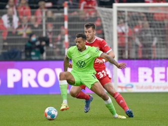 Lukas Nmecha (v) soll für Wolfsburg die Tore schießen. Foto: Matthias Koch/dpa Lukas Nmecha (v) soll für Wolfsburg die Tore schießen. Foto: Matthias Koch/dpa