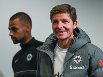 Will mit der Eintracht gegen Olympiakos Piräus Wiedergutmachung betreiben: Trainer Oliver Glasner. Foto: Arne Dedert/dpa Will mit der Eintracht gegen Olympiakos Piräus Wiedergutmachung betreiben: Trainer Oliver Glasner. Foto: Arne Dedert/dpa