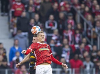 Der SC Freiburg bangt um den Einsatz von Nils Petersen (r). Foto: Tom Weller/dpa Der SC Freiburg bangt um den Einsatz von Nils Petersen (r). Foto: Tom Weller/dpa