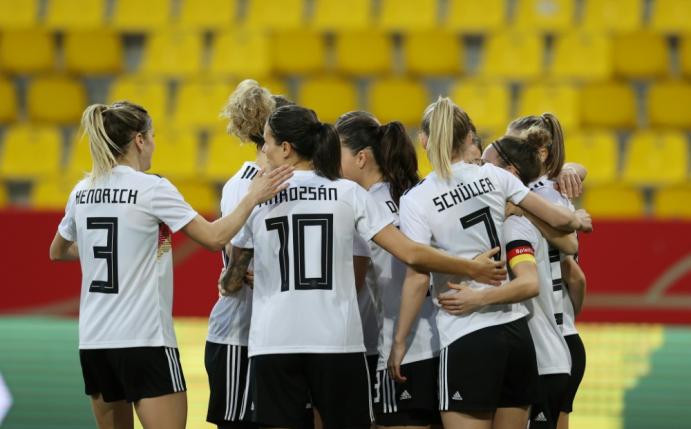 Deutschland müht sich zu einem knappen Sieg